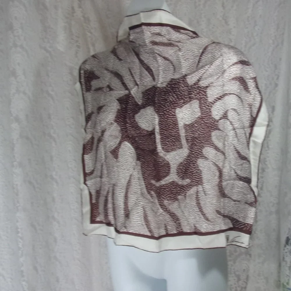 Vintage Anne Klein Lion Scarf Pristine White Brown